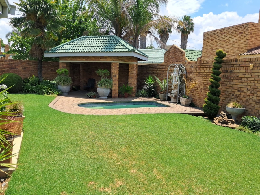 3 Bedroom Property for Sale in Riebeeckstad Free State